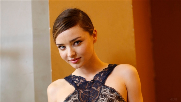 Miranda Kerr 2019