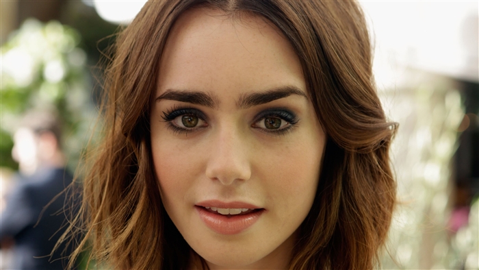 Lily Collins 4K