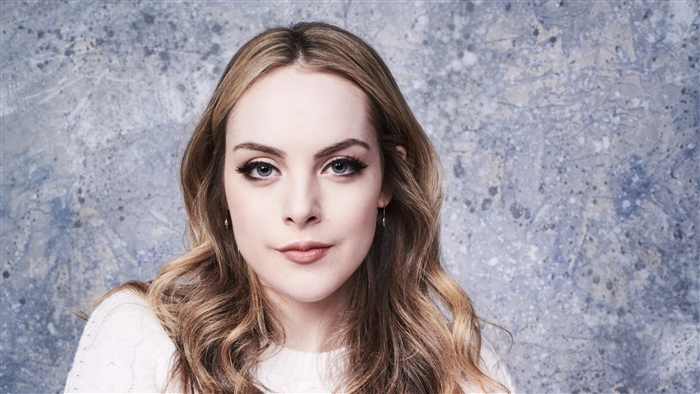 Elizabeth Gillies