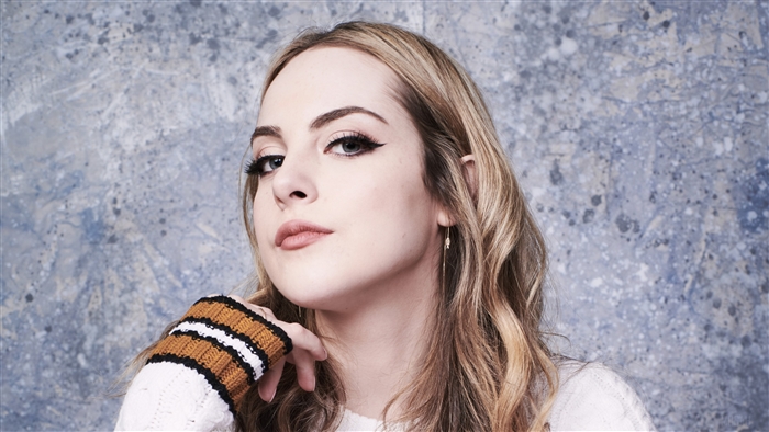 Elizabeth Gillies 2019
