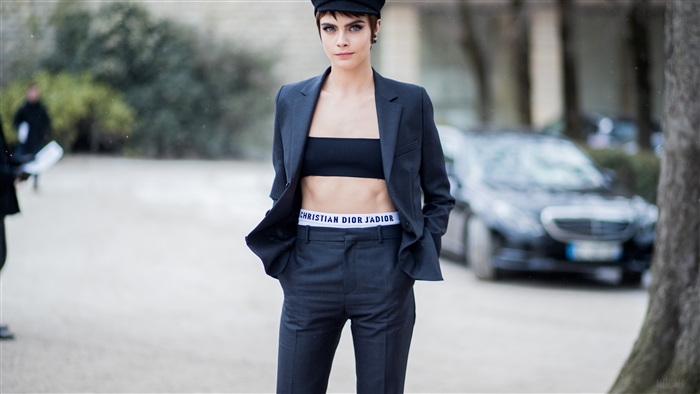 Cara Delevingne in Dior 2019 4K