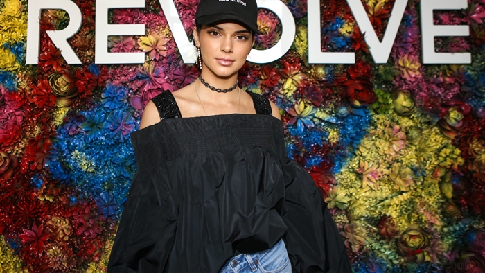 Kendall Jenner at Revolve 2019 4K