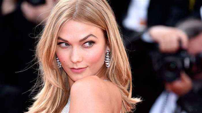 Karlie Kloss 2019