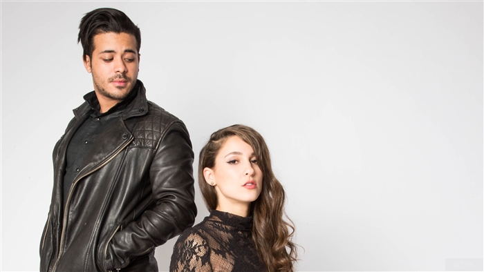 Christian Navarro with a female model