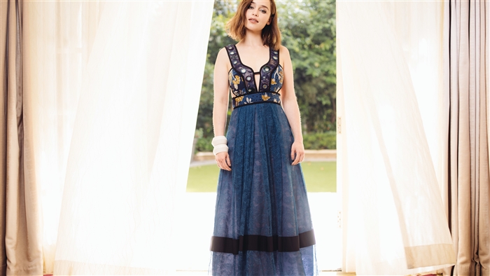 Emilia Clarke in Blue Dress 2019 4K