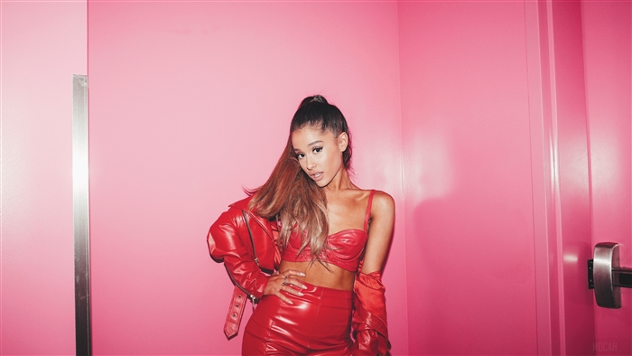 Ariana Grande At Mtv Awards