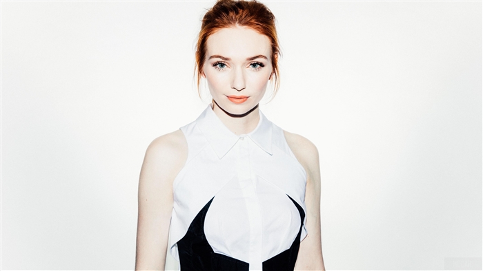 Eleanor Tomlinson 2019