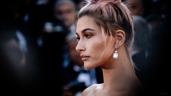 Hailey Baldwin in 4K