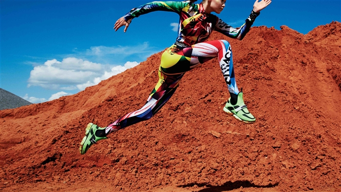 Gigi Hadid in V Magazine 2019 4K