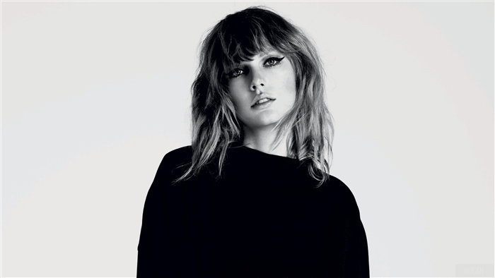 Taylor Swift Monochrome