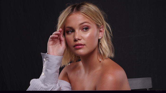 Olivia Holt at Comic Con 2019 4K