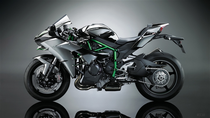 Kawasaki Ninja H2 motorcycle 4K