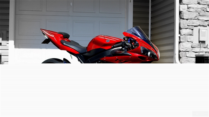 Red Yamaha R1 Sportbike 4K