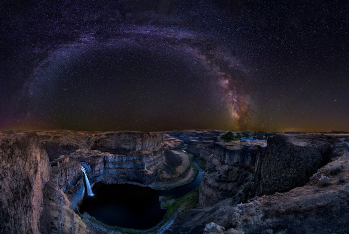 Palouse Falls, Washington, USA at Night with Milky Way