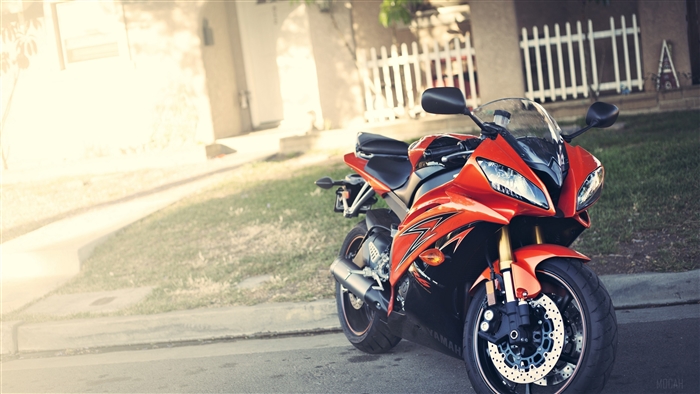 Red Yamaha YZF-R6 Motorcycle 4K