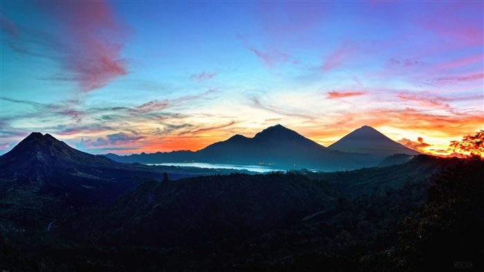 Mountains and lake at sunrise in Bali, 4K