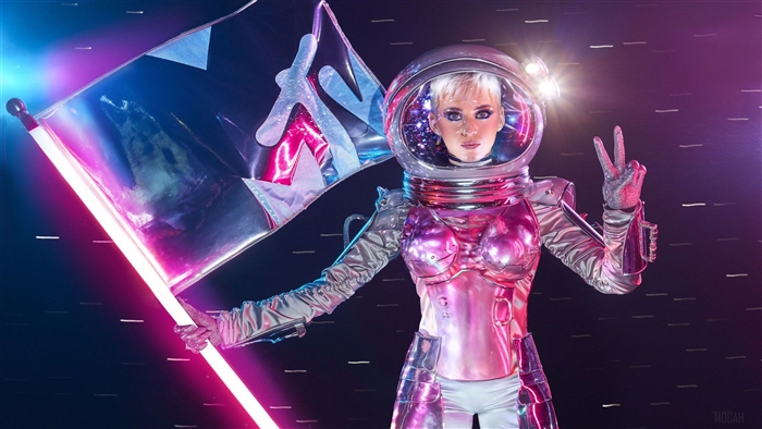 Katy Perry in astronaut costume at MTV Video Music Awards 4K