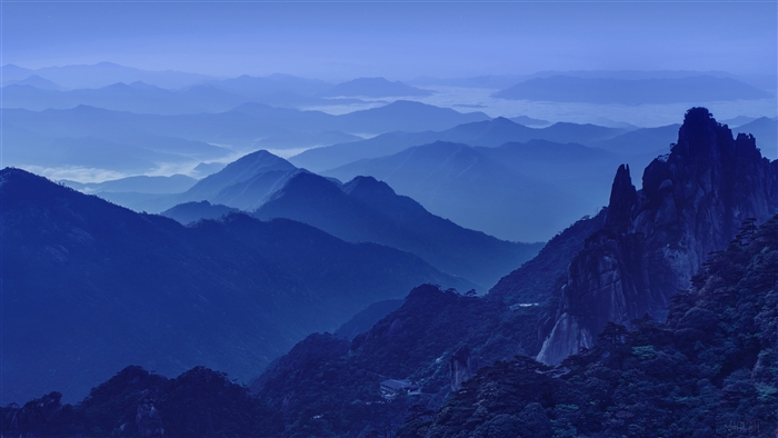 Blue Mountains Landscape 4K