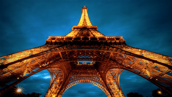 Eiffel Tower at Night in Paris 4K