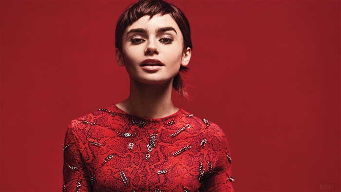 Lily Collins 2018
