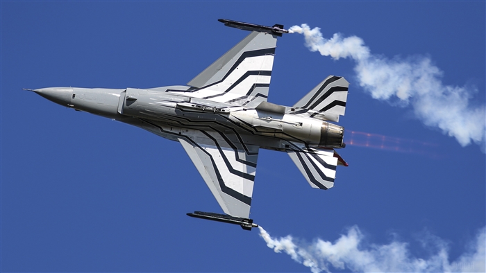 General Dynamics F-16 Fighting Falcon in 4K