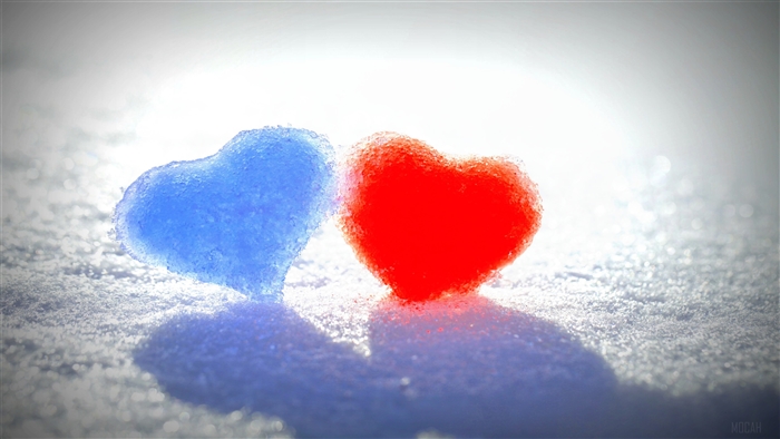 Blue and Red Snow Hearts 4K