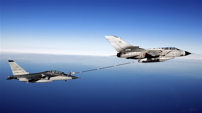 Air to Air Refueling of Fighter Aircraft 4K