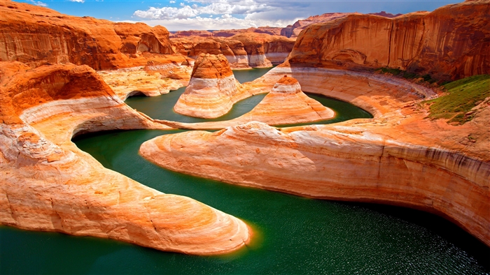 Lake Powell and Glen Canyon in Utah and Arizona 4K