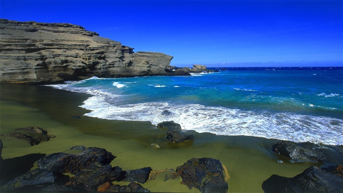 Papakolea Green Sand Beach Big Island 4K