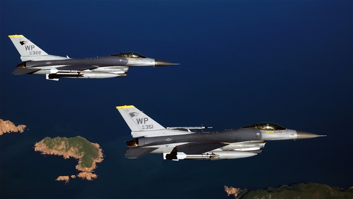 Two F-16 Fighting Falcon Aircrafts 4K