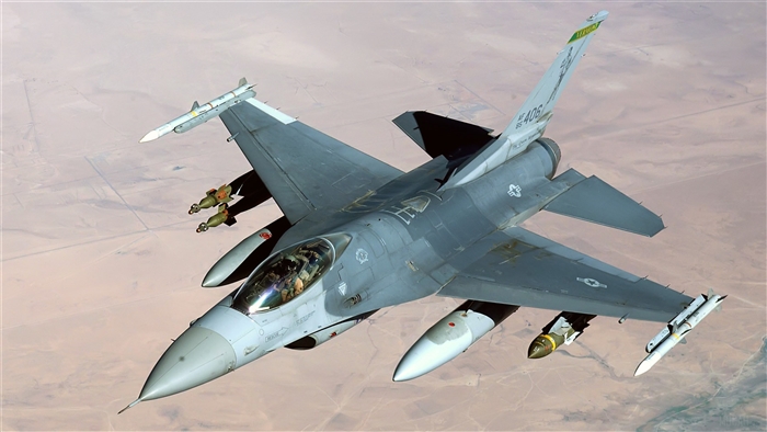 F-16 Fighting Falcon in Iraq 4K
