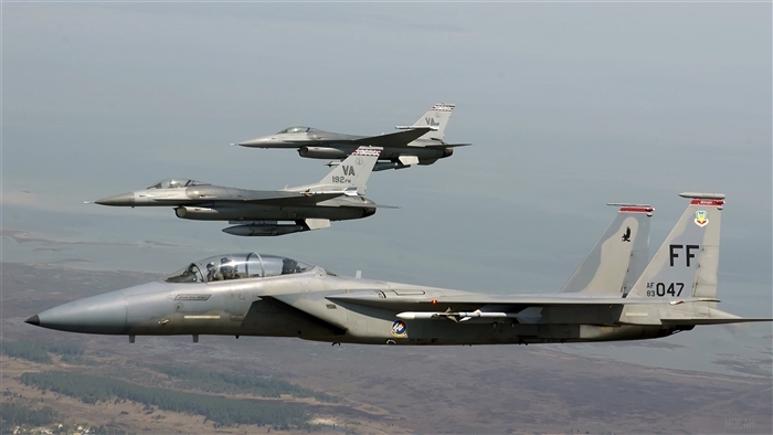 F-15 Eagle and F-16 Fighting Falcons in formation 4K