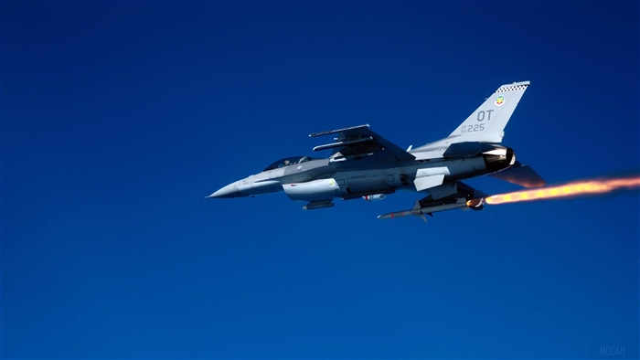 F-16C Fighting Falcon firing AGM-88 Missile 4K