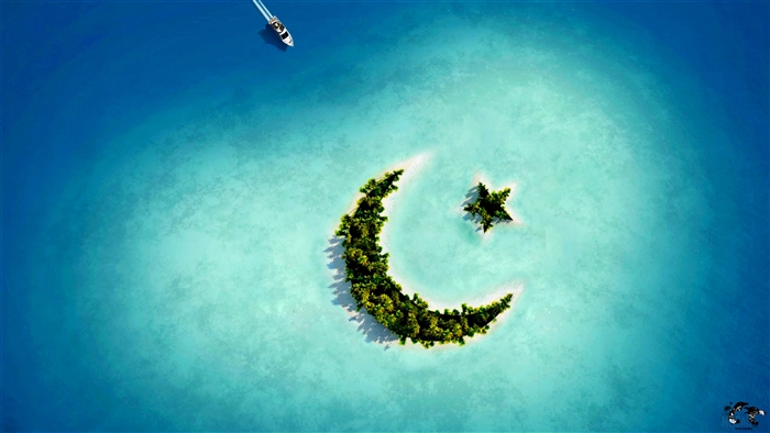 Crescent Moon and Star Island 4K