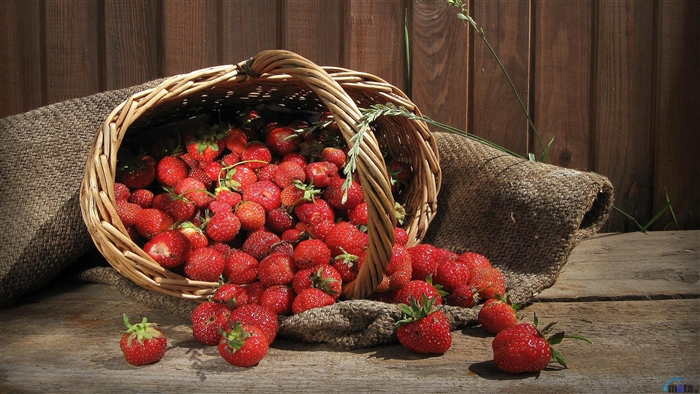 Strawberries in a Basket 4K