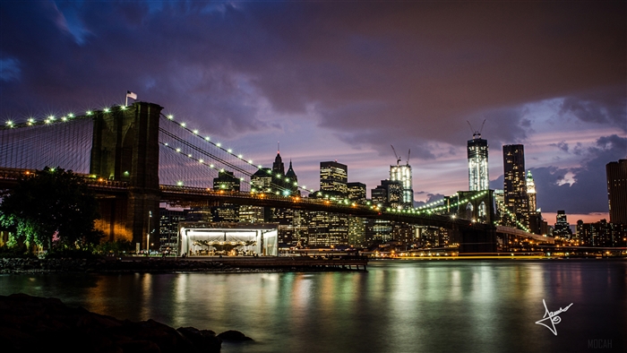 Brooklyn Bridge and Manhattan Skyline at Dusk 4K