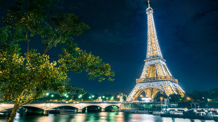 Eiffel Tower at Night in Paris 4K