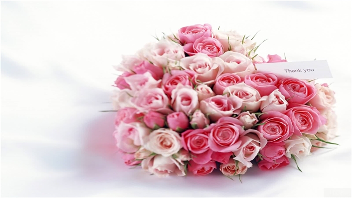 Pink and white roses bouquet with "Thank you" card 4K
