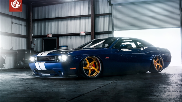 Blue Dodge Challenger SRT 392 4K