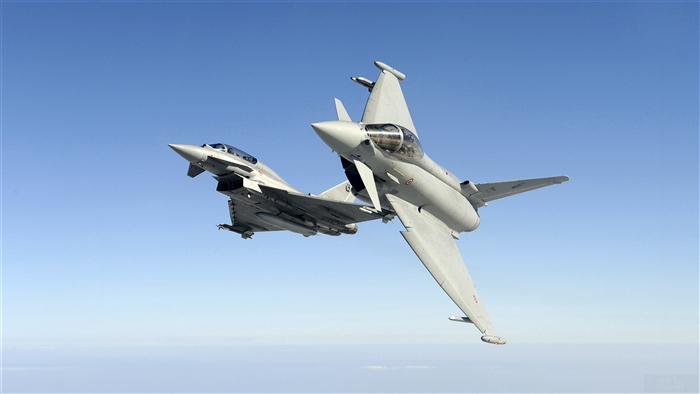 Two EF2000 Typhoons in flight