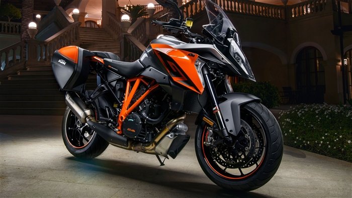 KTM 1290 Super Duke GT 2017