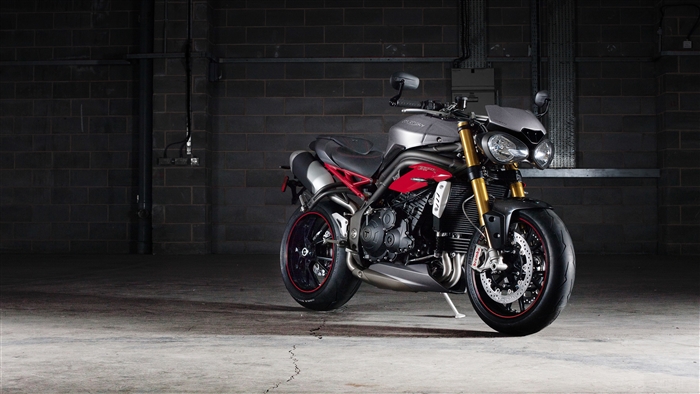 Triumph Speed Triple R motorcycle 4K