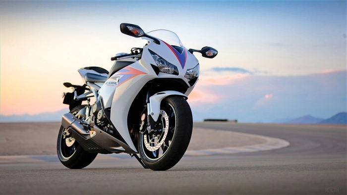 White Honda CBR 1000RR 2012 4K