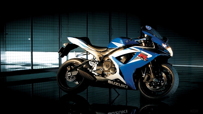 Blue Suzuki GSX R750 Motorcycle 4K