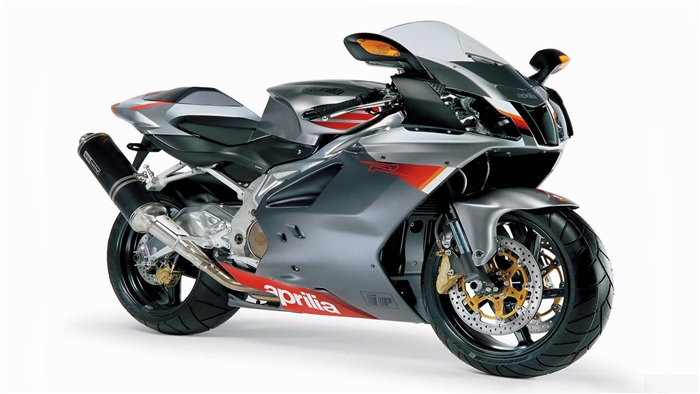 Aprilia RSV Mille 1000 R motorcycle 4K