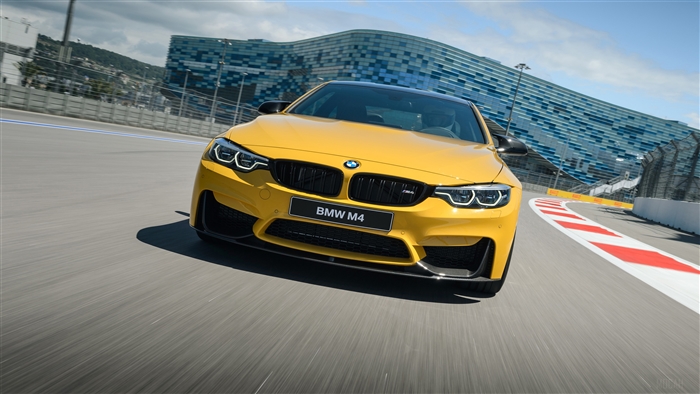 Yellow BMW M4 Competition 4K