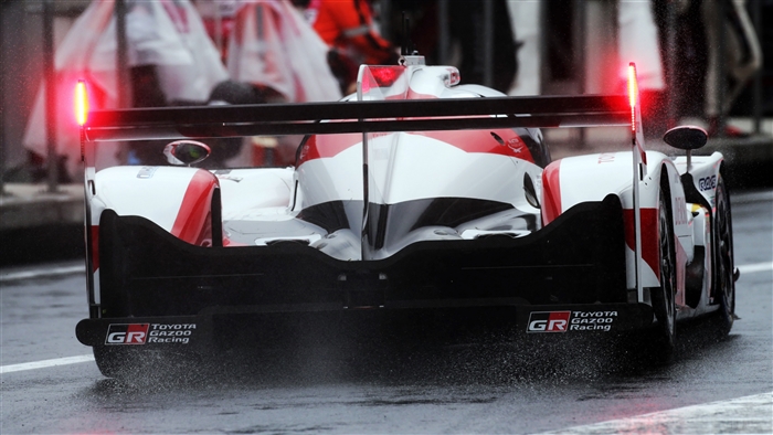2017 Toyota TS050 Hybrid racing car