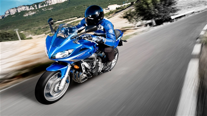 2009 Yamaha FZ6 Fazer S2 motorcycle 4K