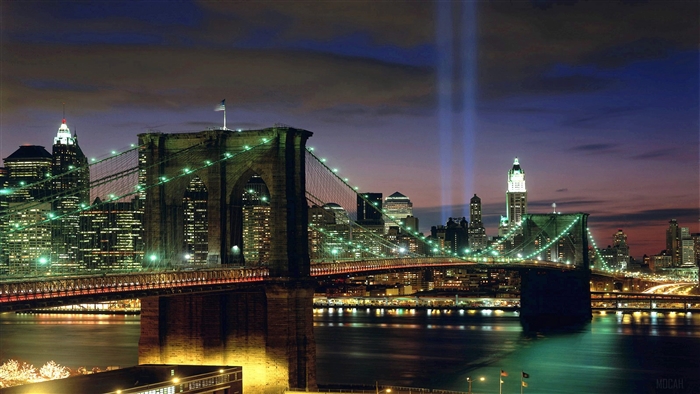 Tribute in Light over Brooklyn Bridge, New York City 4K