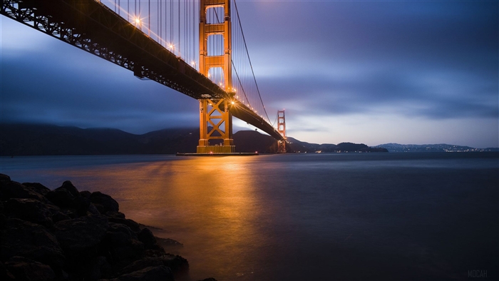 Golden Gate Bridge at Dusk 4K